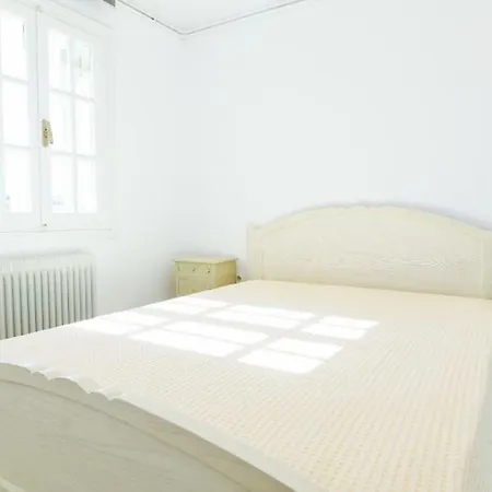 Lovely 3-bedroom House In Villa